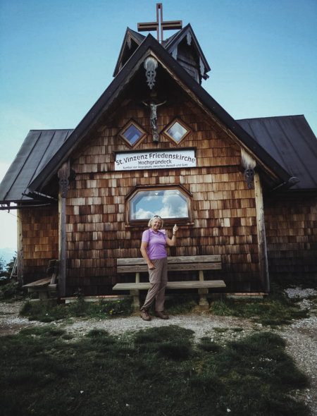Christa beim Wandern
