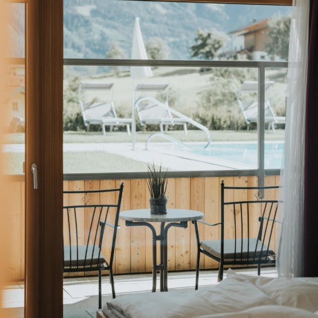 Panorama-Gartenzimmer Blick auf den Balkon