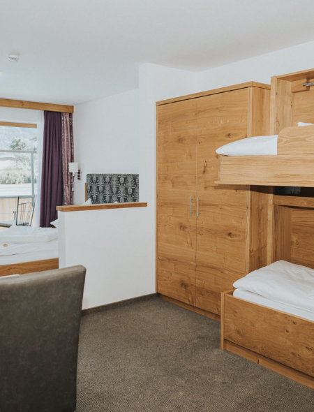 Panorama Gartenzimmer Bett und Stockbetten